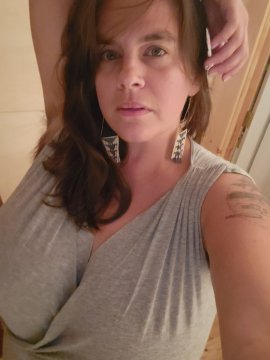 Linds82 from Ontario,Canada